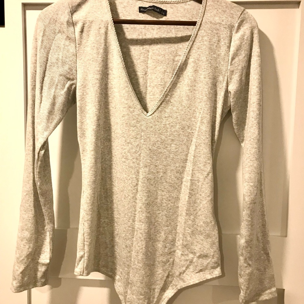 Abercrombie Gray V-Neck Long Sleeve Bodysuit, L
